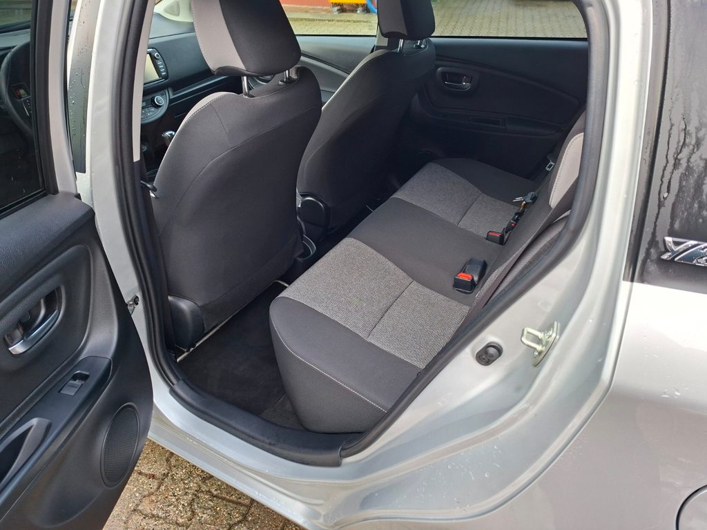 TOYOTA Yaris 1.5 VVT-iE Comfort, Petrol, Second hand / Used, Manual - 7