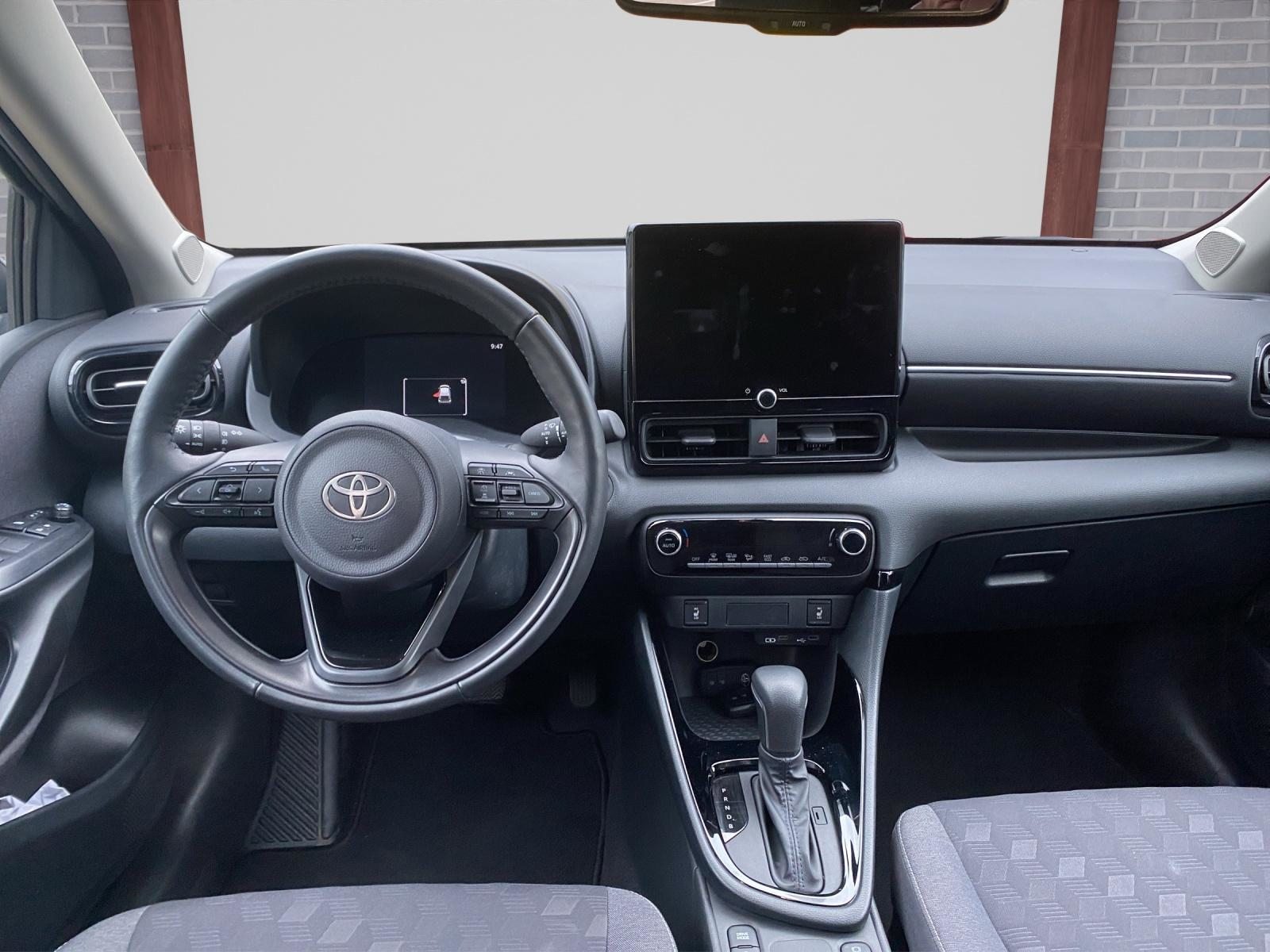 TOYOTA Yaris 1.5 VVT-i HSD Trend inkl. Gratisservice 4 Jahre / 6000, Full-Hybrid Petrol/Electric, Second hand / Used, Automatic - 7