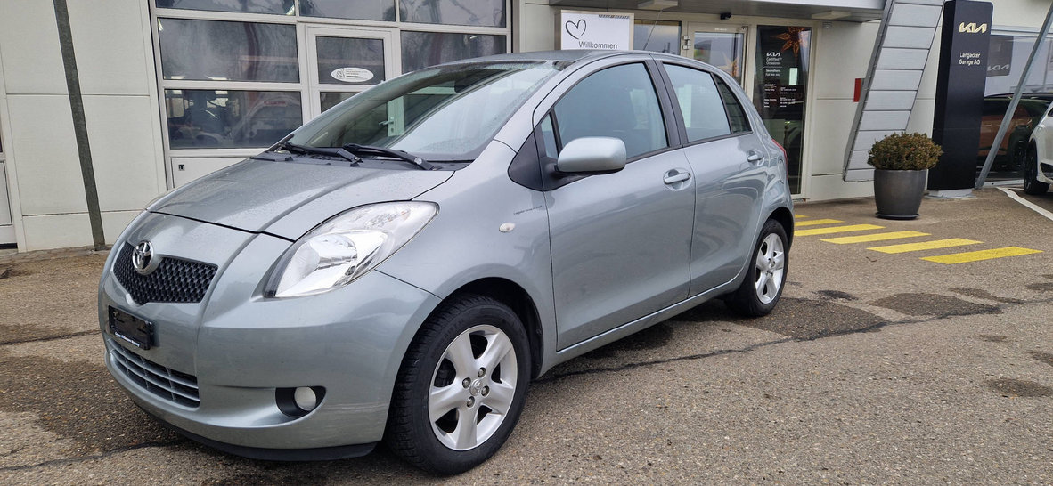 TOYOTA Yaris 1.3 16V Linea Sol, Essence, Occasion / Utilisé, Manuelle - 2