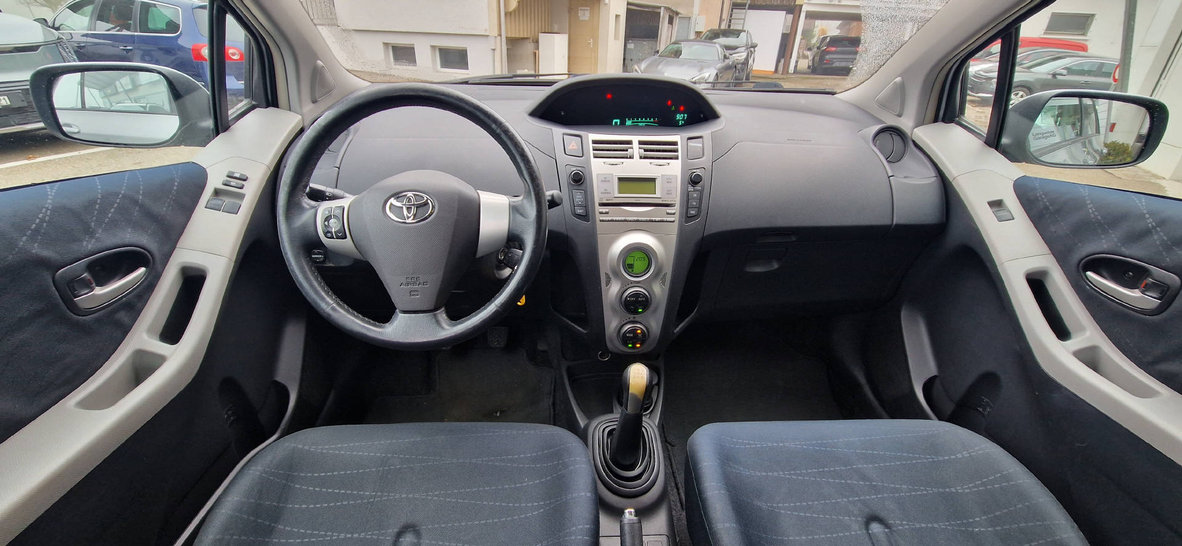 TOYOTA Yaris 1.3 16V Linea Sol, Essence, Occasion / Utilisé, Manuelle - 5