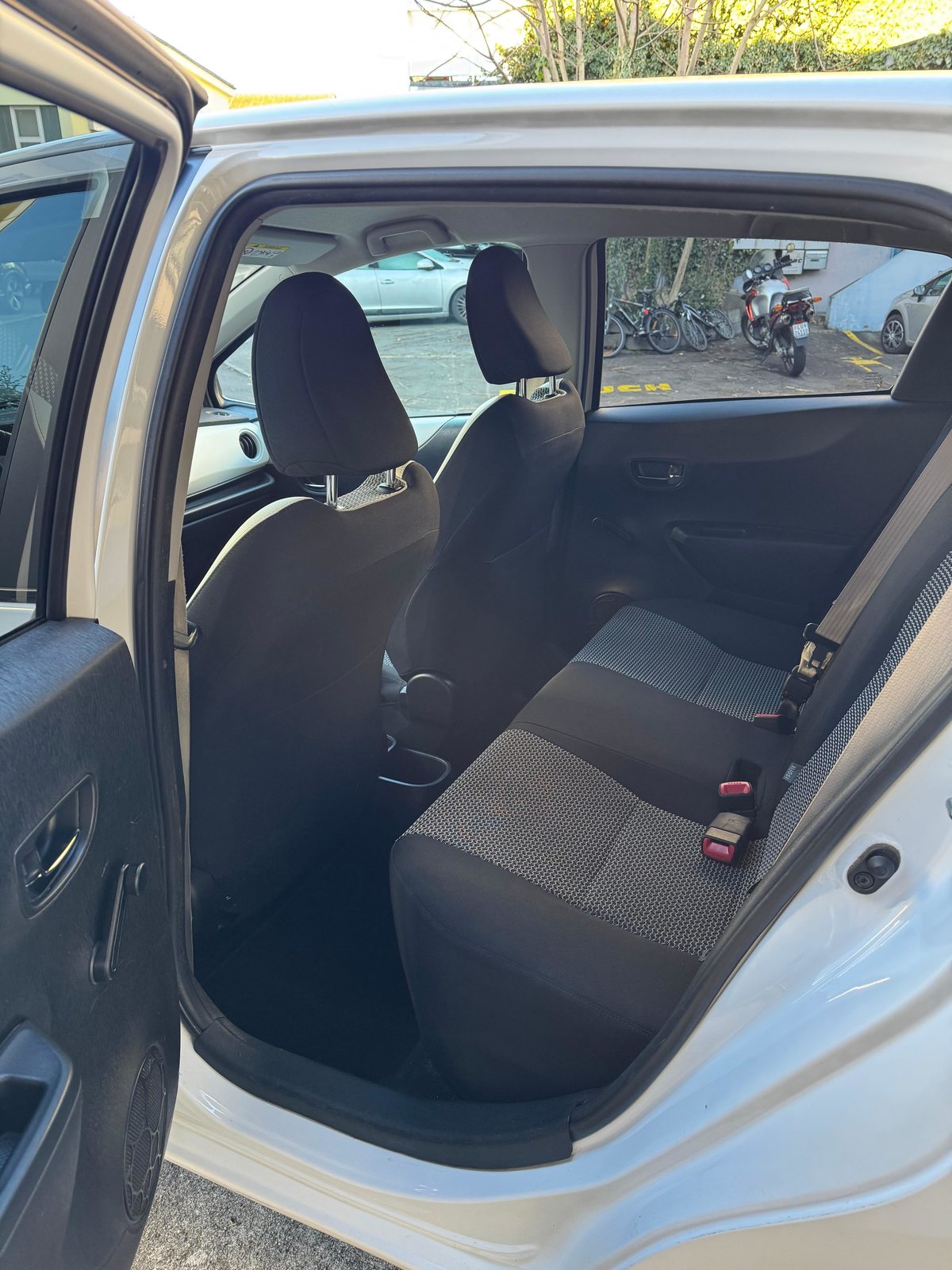 TOYOTA Yaris 1.33 VVT-i Trend, Petrol, Second hand / Used, Manual - 7