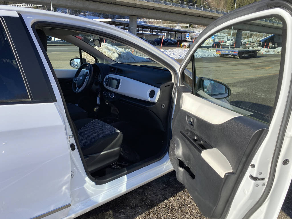 TOYOTA Yaris 1.33 VVT-i Trend MdS, Benzina, Occasioni / Usate, Automatico - 6