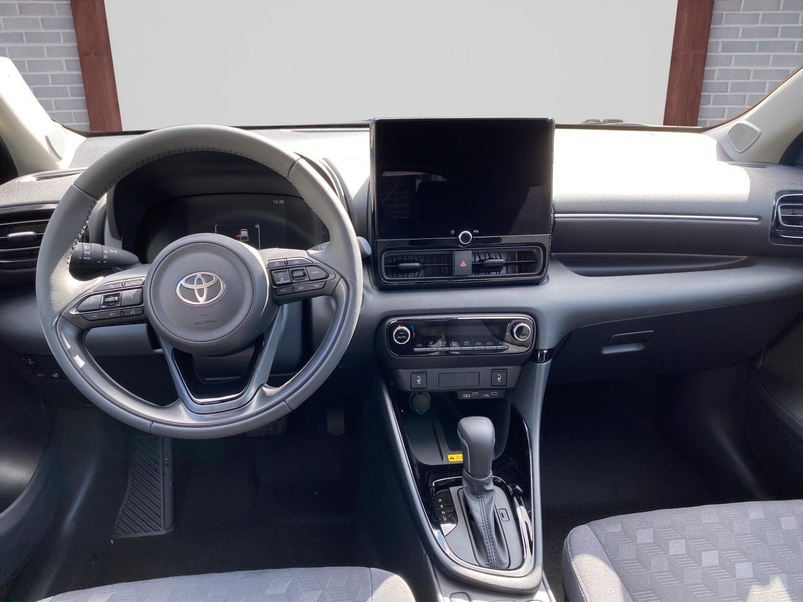 TOYOTA Yaris 1.5 VVT-i HSD Trend, Full-Hybrid Petrol/Electric, Second hand / Used, Automatic - 7
