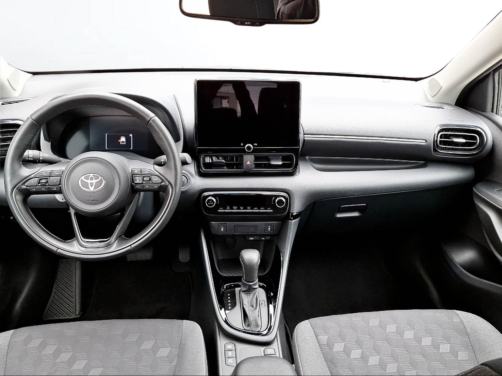 TOYOTA Yaris 1.5 VVT-i HSD Trend, Voll-Hybrid Benzin/Elektro, Occasion / Gebraucht, Automatik - 7