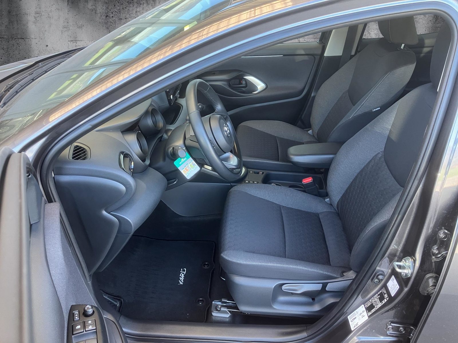 TOYOTA Yaris 1.5 VVT-i HSD Trend, Hybride Intégral Essence/Électricité, Occasion / Utilisé, Automatique - 6