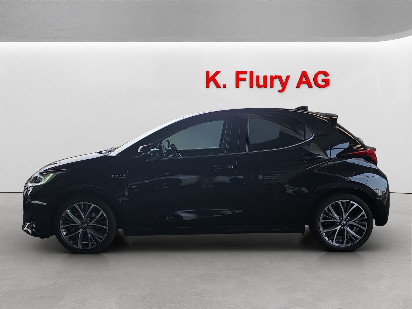 TOYOTA Yaris 1.5 VVT-i HSD Premium, Voll-Hybrid Benzin/Elektro, Occasion / Gebraucht, Automatik - 2