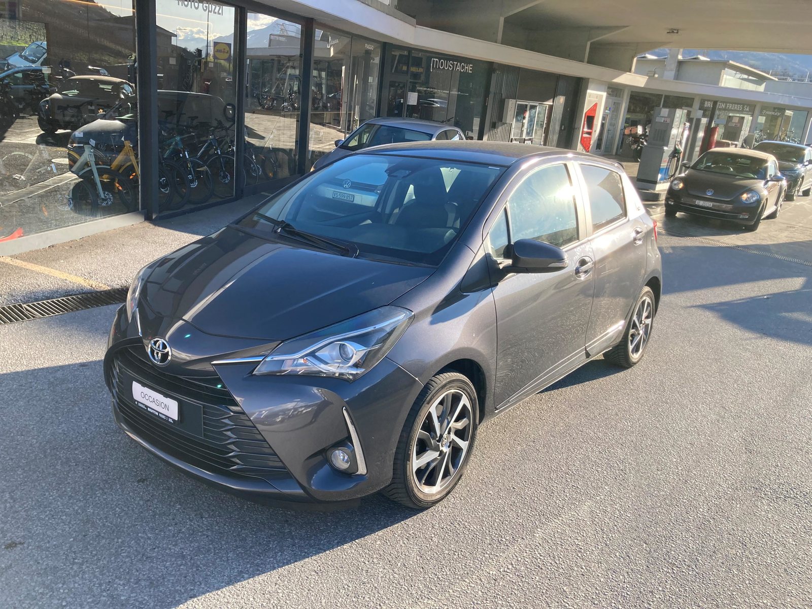 TOYOTA Yaris 1.5 VVT-iE Trend, Benzina, Occasioni / Usate, Manuale - 2