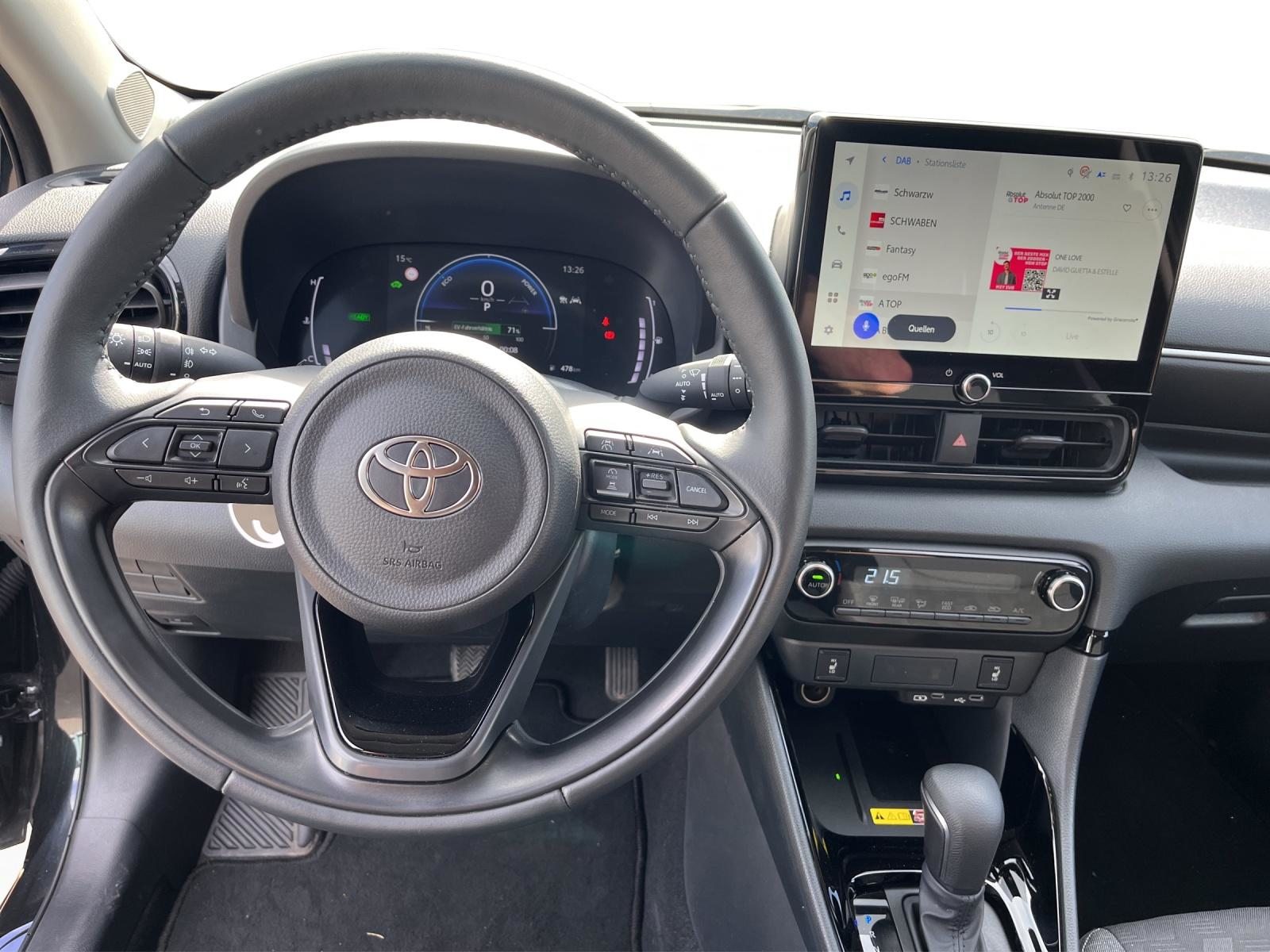 TOYOTA Yaris 1.5 VVT-i HSD Trend, Hybride Intégral Essence/Électricité, Occasion / Utilisé, Automatique - 7