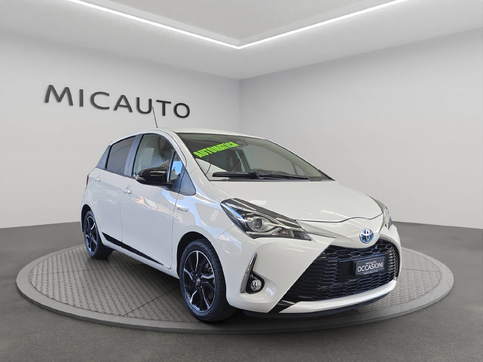 TOYOTA Yaris 1.5 VVT-i HSD Trend