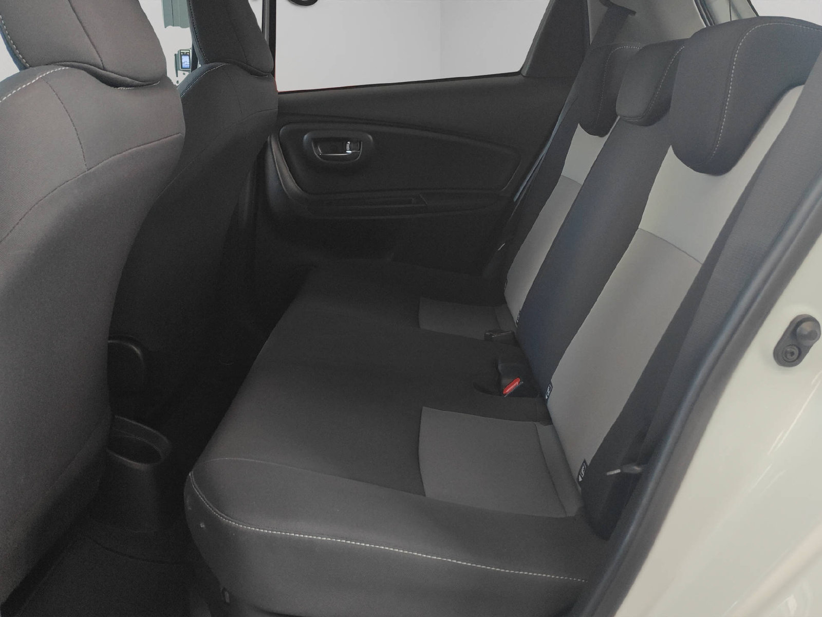 TOYOTA Yaris 1.5 VVT-i HSD Trend, Voll-Hybrid Benzin/Elektro, Occasion / Gebraucht, Automatik - 6