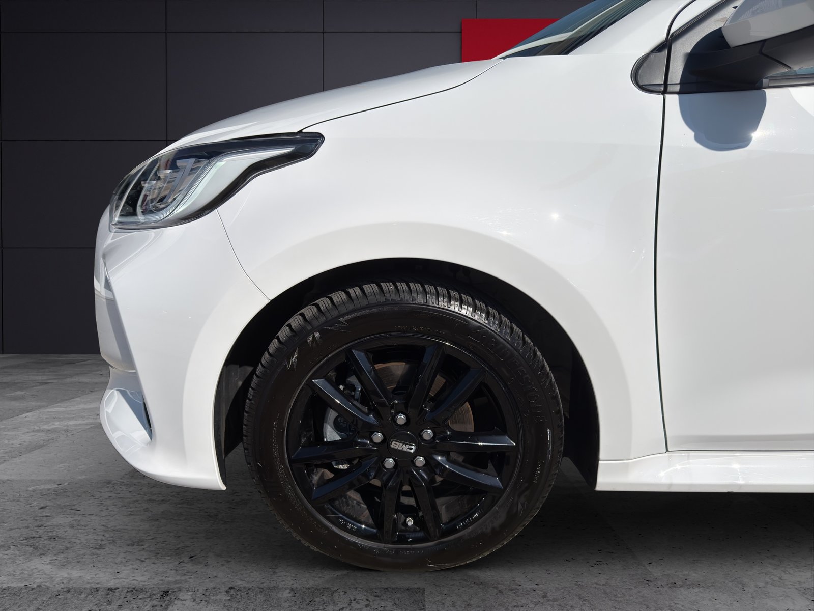 TOYOTA Yaris 1.5 Comfort e-CVT, Hybride Léger Essence/Électricité, Occasion / Utilisé, Automatique - 5