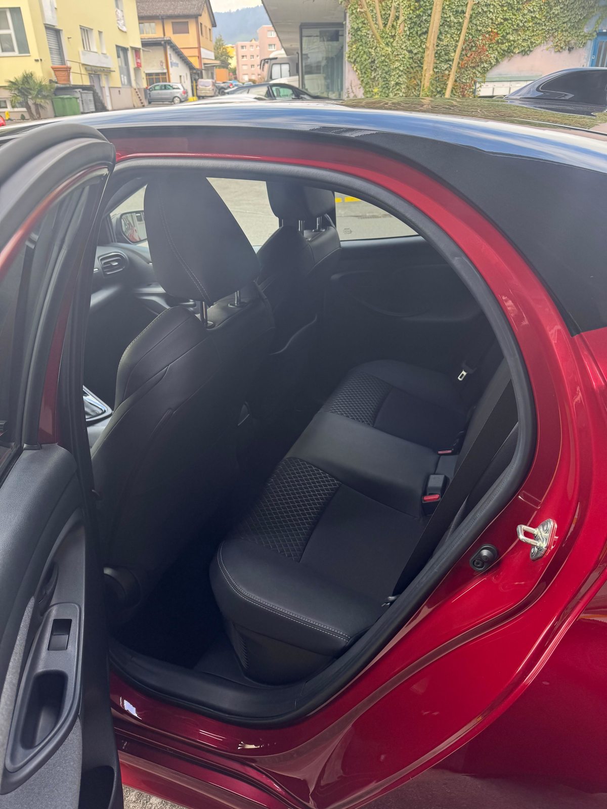 TOYOTA Yaris 1.5 VVT-i HSD Style, Hybride Integrale Benzina/Elettrica, Occasioni / Usate, Automatico - 7