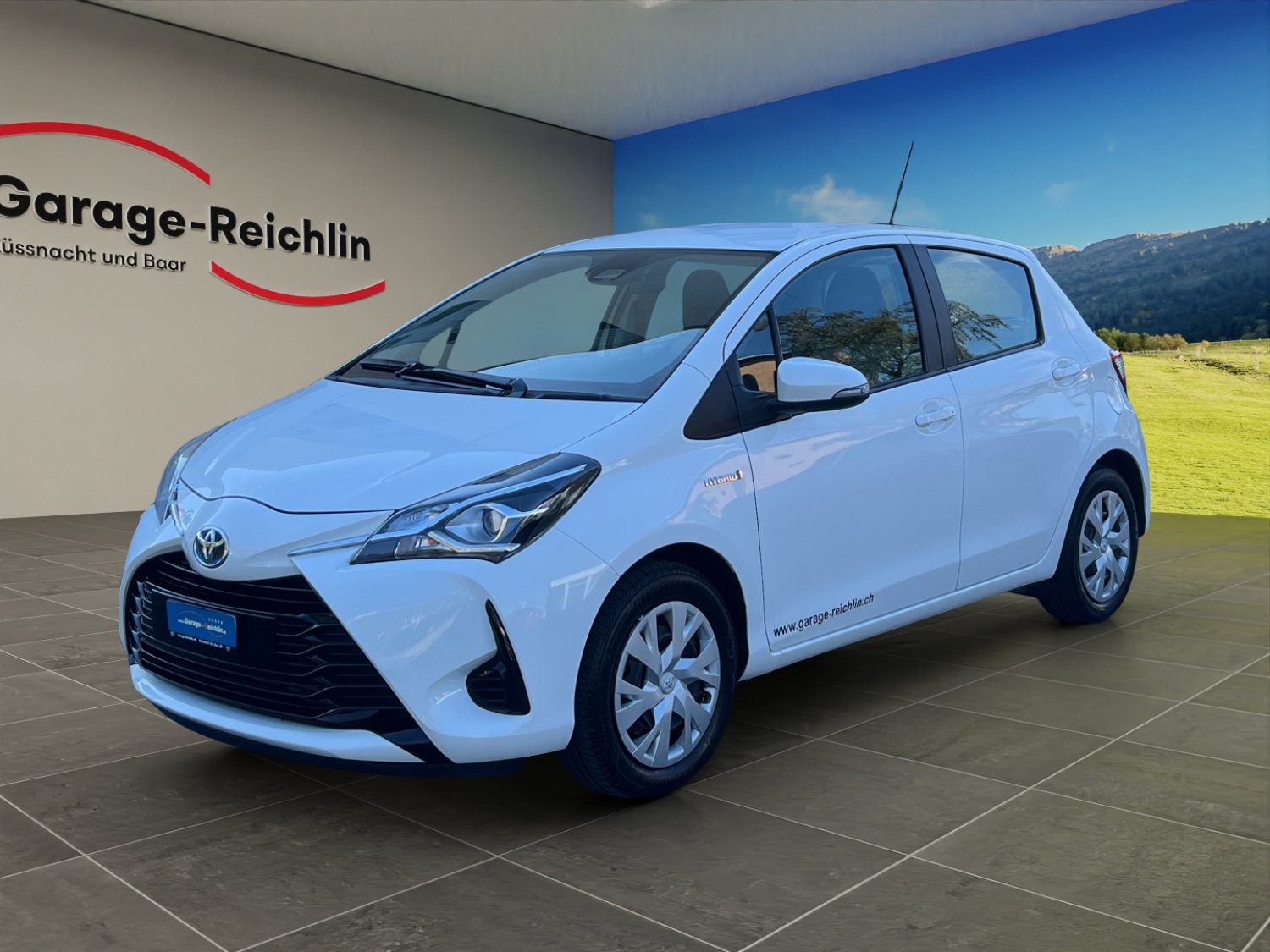TOYOTA Yaris 1.5 VVT-i HSD Comfort