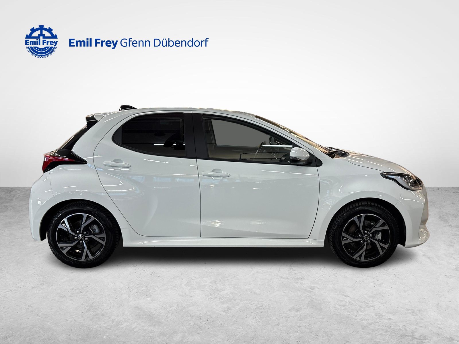 TOYOTA Yaris 1.5 VVT-i HSD Trend, Full-Hybrid Petrol/Electric, Second hand / Used, Automatic - 6