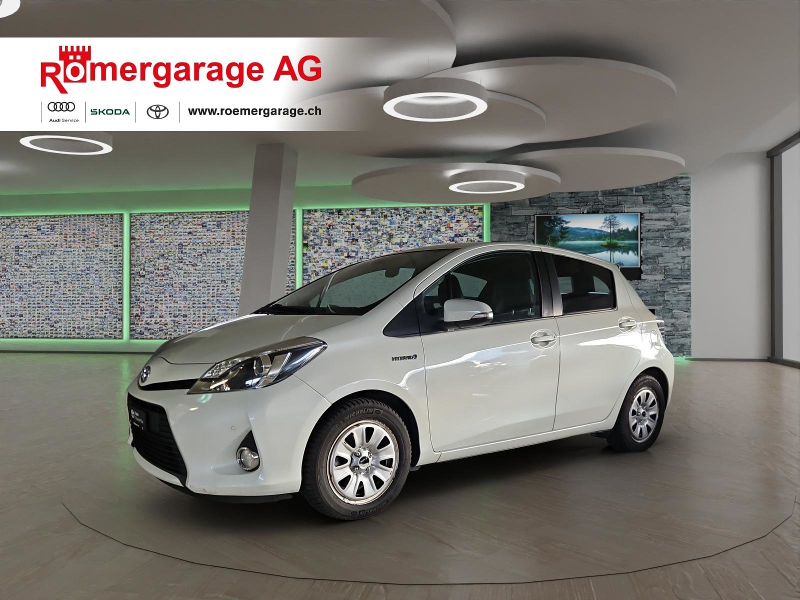 TOYOTA Yaris 1.5 VVT-i HSD Sol Premium