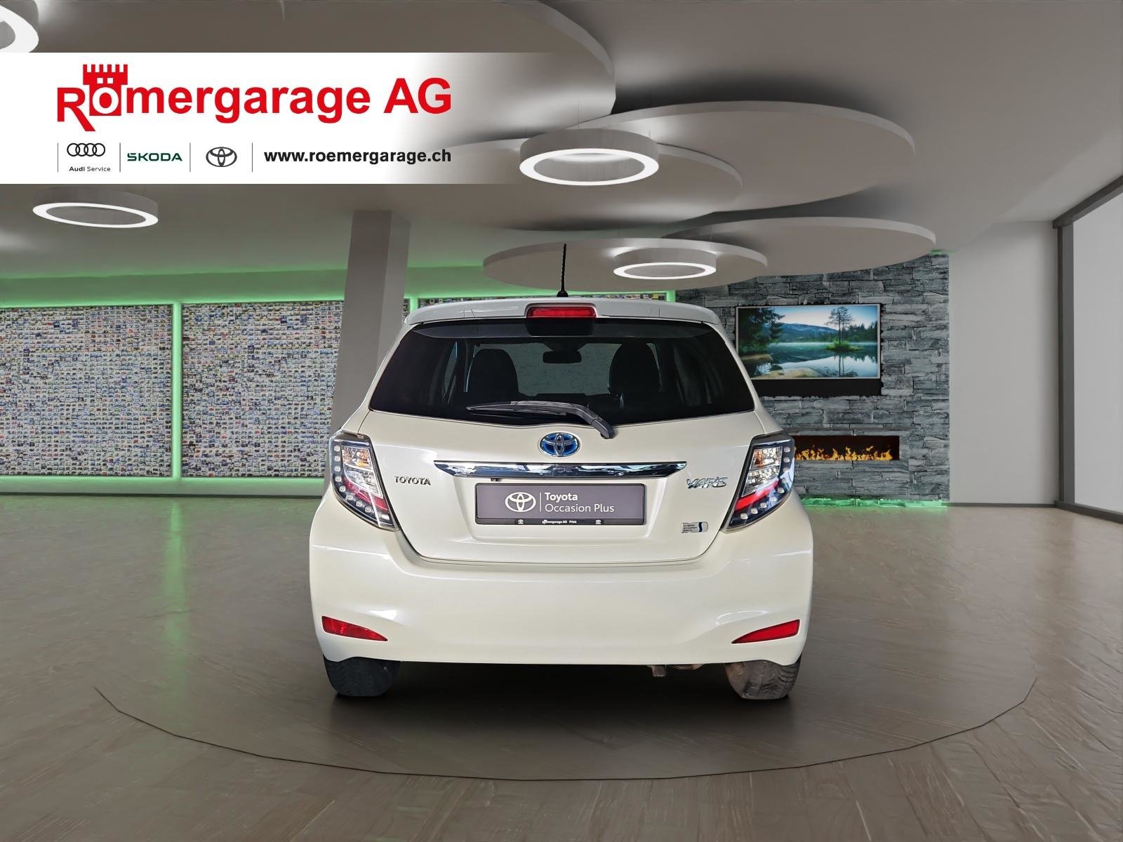 TOYOTA Yaris 1.5 VVT-i HSD Sol Premium, Hybride Intégral Essence/Électricité, Occasion / Utilisé, Automatique - 3