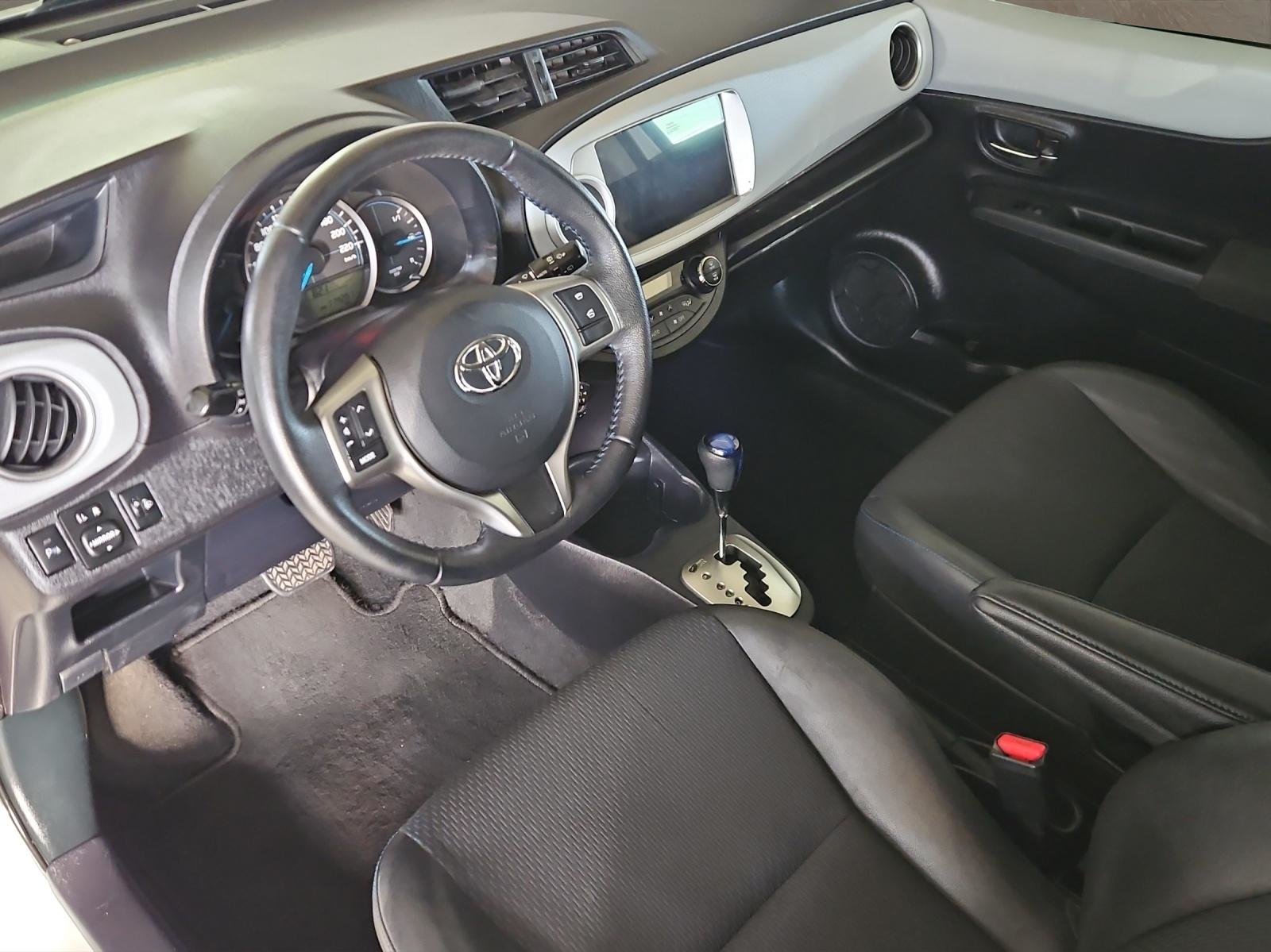 TOYOTA Yaris 1.5 VVT-i HSD Sol Premium, Hybride Intégral Essence/Électricité, Occasion / Utilisé, Automatique - 7