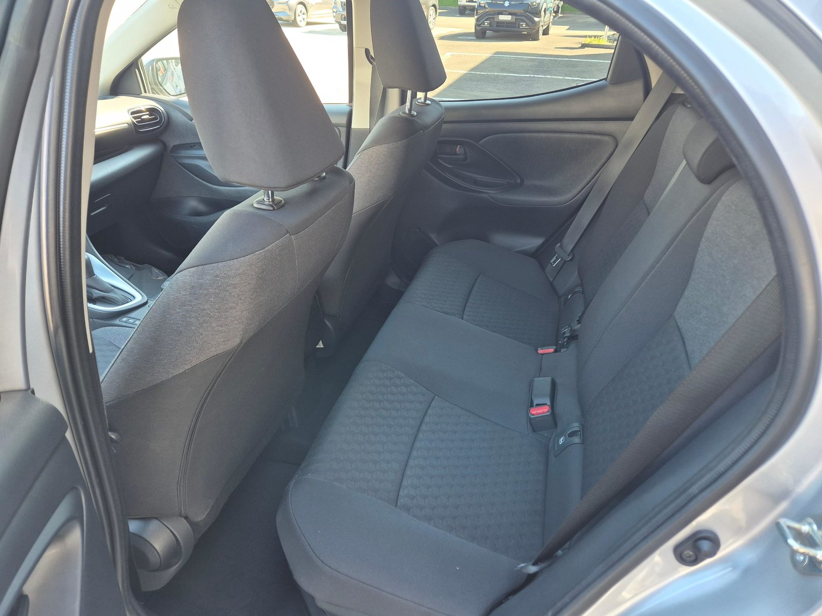 TOYOTA Yaris 1.5 VVT-i HSD Trend, Full-Hybrid Petrol/Electric, Second hand / Used, Automatic - 7