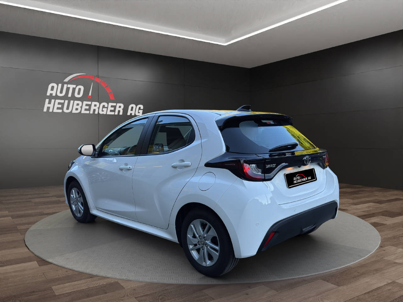 TOYOTA Yaris 1.5 VVT-i HSD Comfort, Hybride Intégral Essence/Électricité, Occasion / Utilisé, Automatique - 2