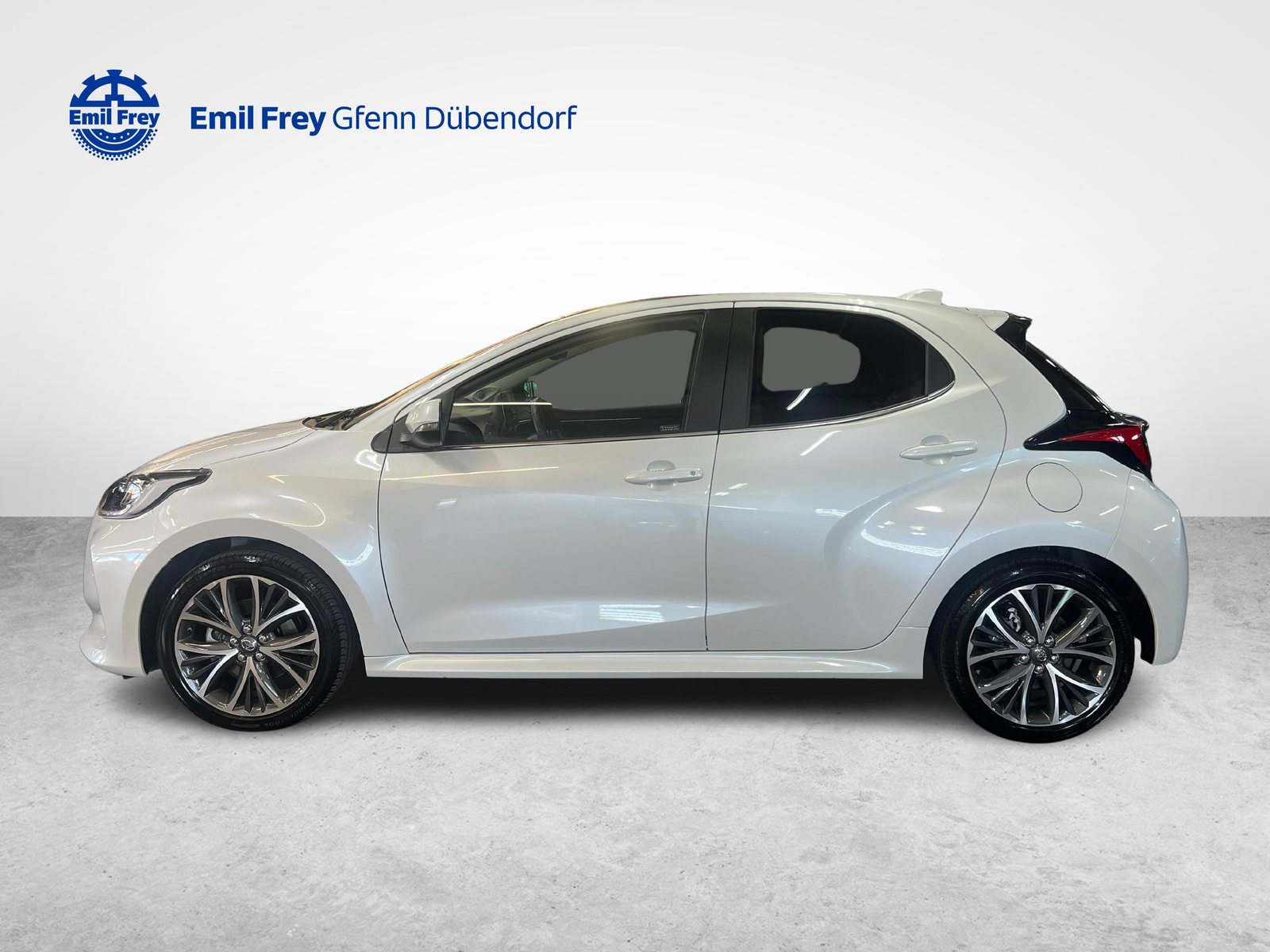 TOYOTA Yaris 1.5 VVT-i HSD Premium, Hybride Intégral Essence/Électricité, Occasion / Utilisé, Automatique - 2