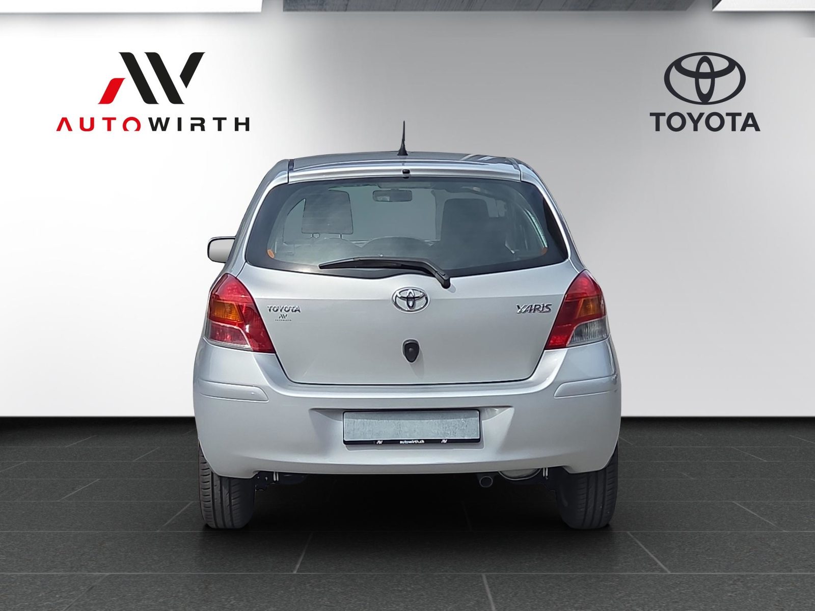 TOYOTA Yaris 1.33 VVT-i Linea Sol MM, Benzin, Occasion / Gebraucht, Automatik - 6