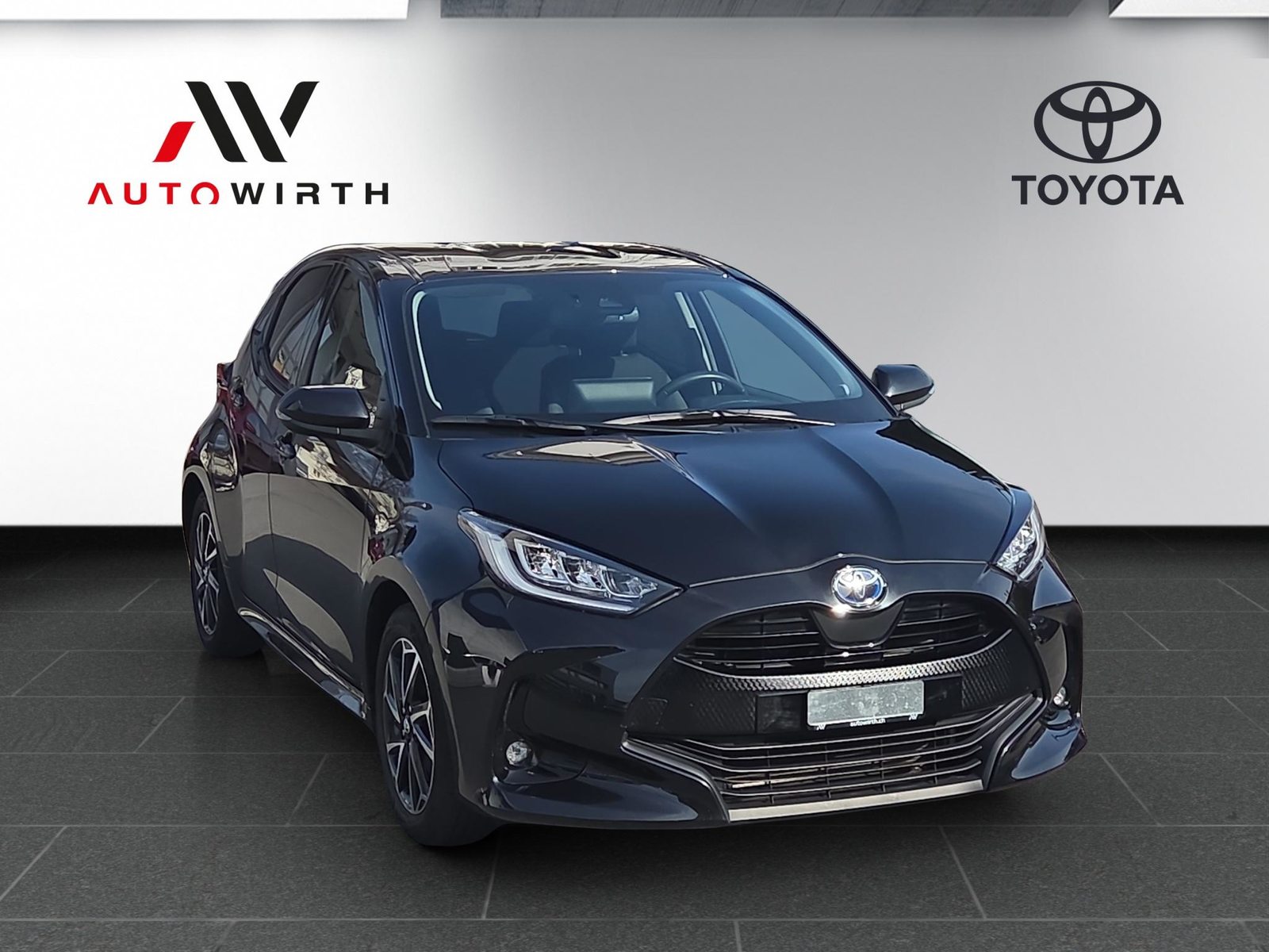 TOYOTA Yaris 1.5 VVT-i HSD Trend, Full-Hybrid Petrol/Electric, Second hand / Used, Automatic - 3