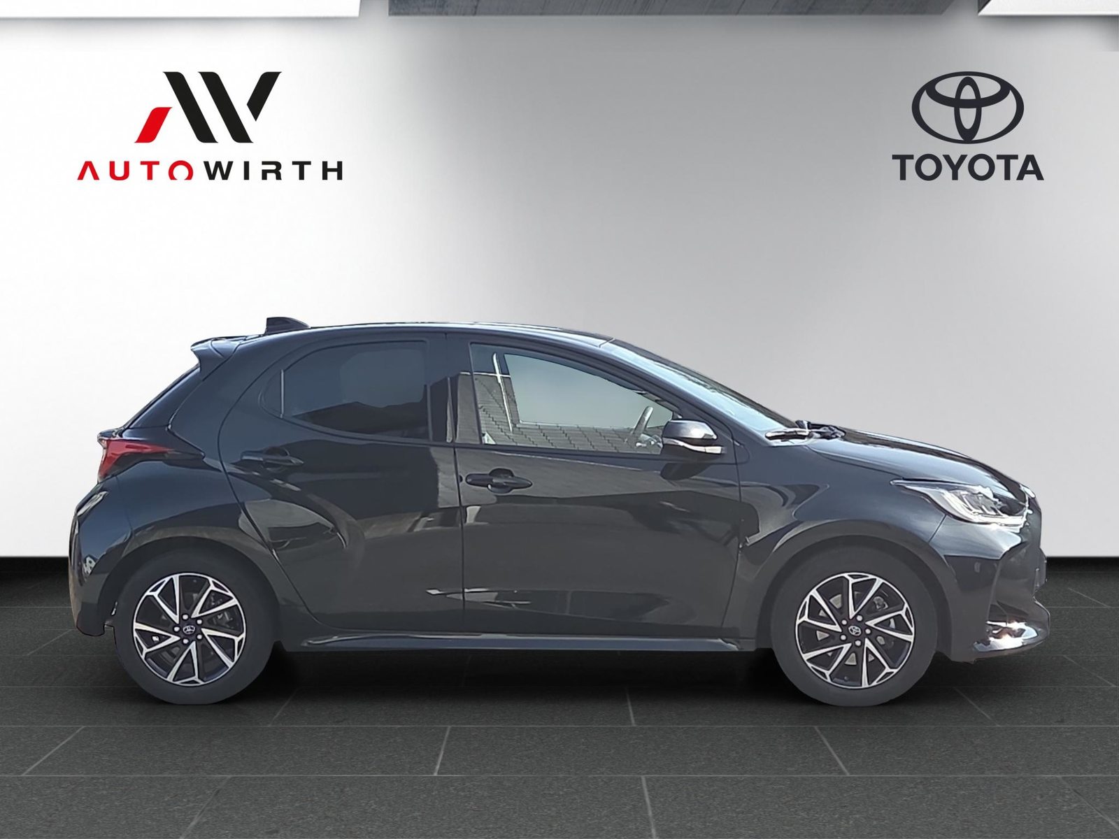 TOYOTA Yaris 1.5 VVT-i HSD Trend, Full-Hybrid Petrol/Electric, Second hand / Used, Automatic - 4