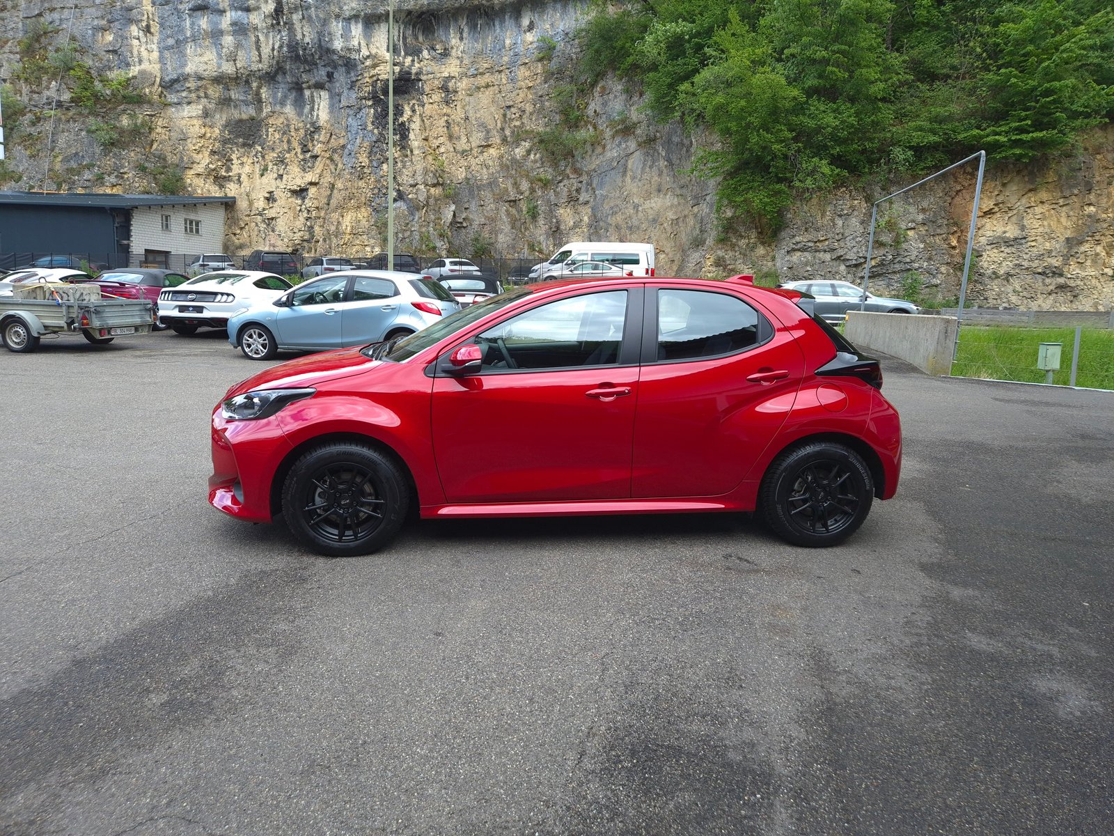 TOYOTA Yaris 1.5 Comfort e-CVT, Full-Hybrid Petrol/Electric, Second hand / Used, Automatic - 7