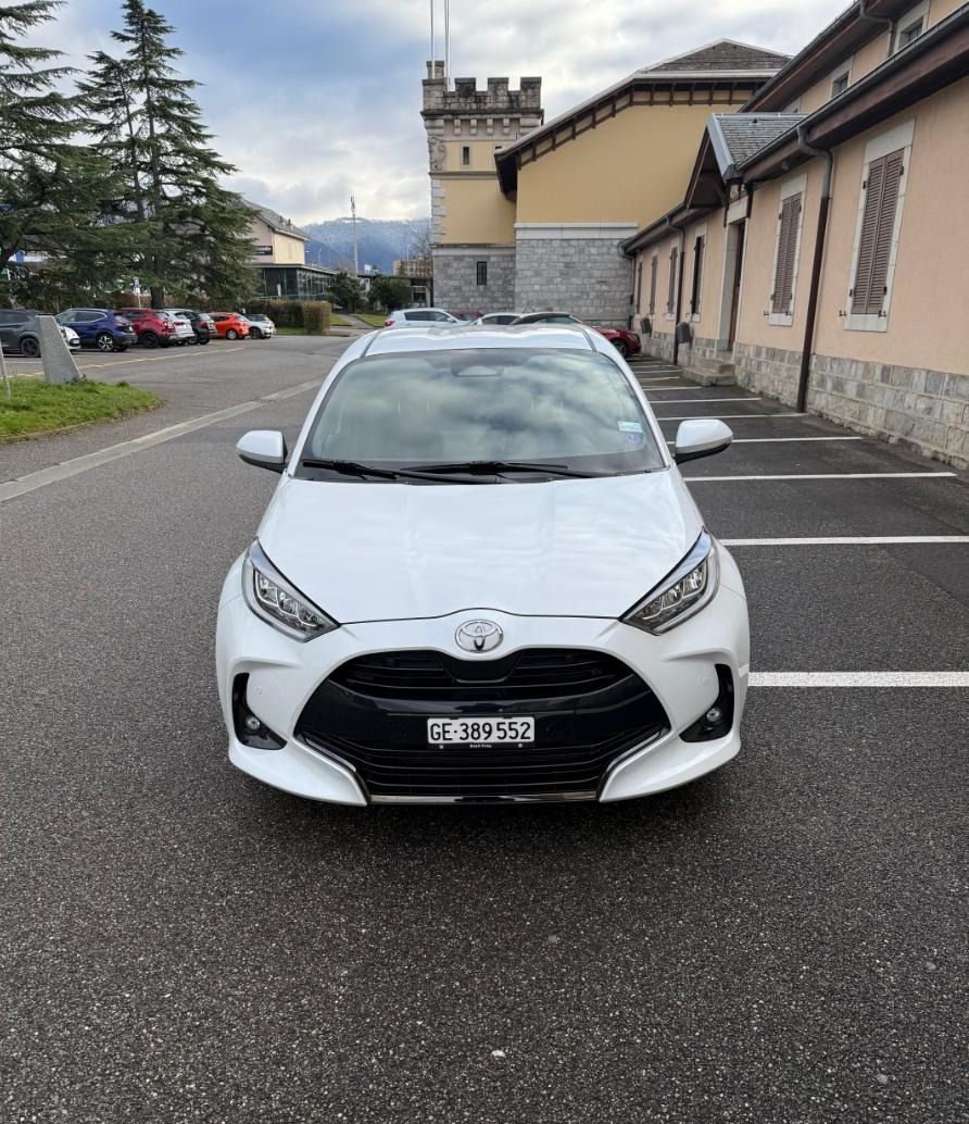TOYOTA Yaris 1.5 VVT-i HSD Premium