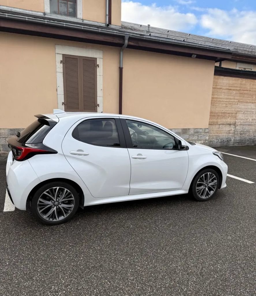 TOYOTA Yaris 1.5 VVT-i HSD Premium, Hybride Integrale Benzina/Elettrica, Occasioni / Usate, Automatico - 3