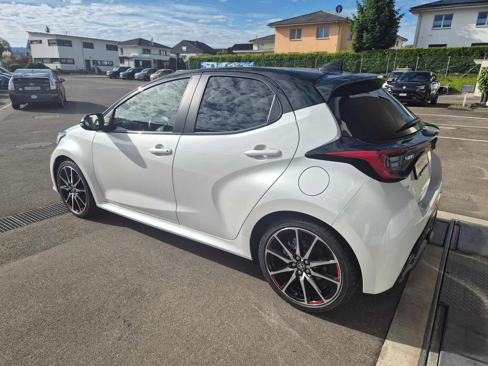 TOYOTA Yaris 1.5 VVT-i HSD GR Sport, Full-Hybrid Petrol/Electric, Second hand / Used, Automatic - 5
