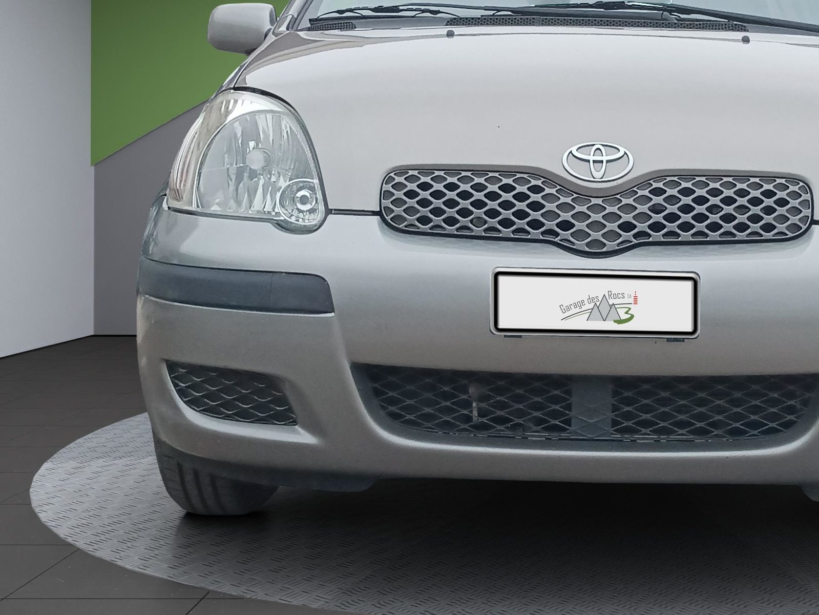 TOYOTA Yaris 1.3 16V Linea Luna, Benzin, Occasion / Gebraucht, Handschaltung - 2