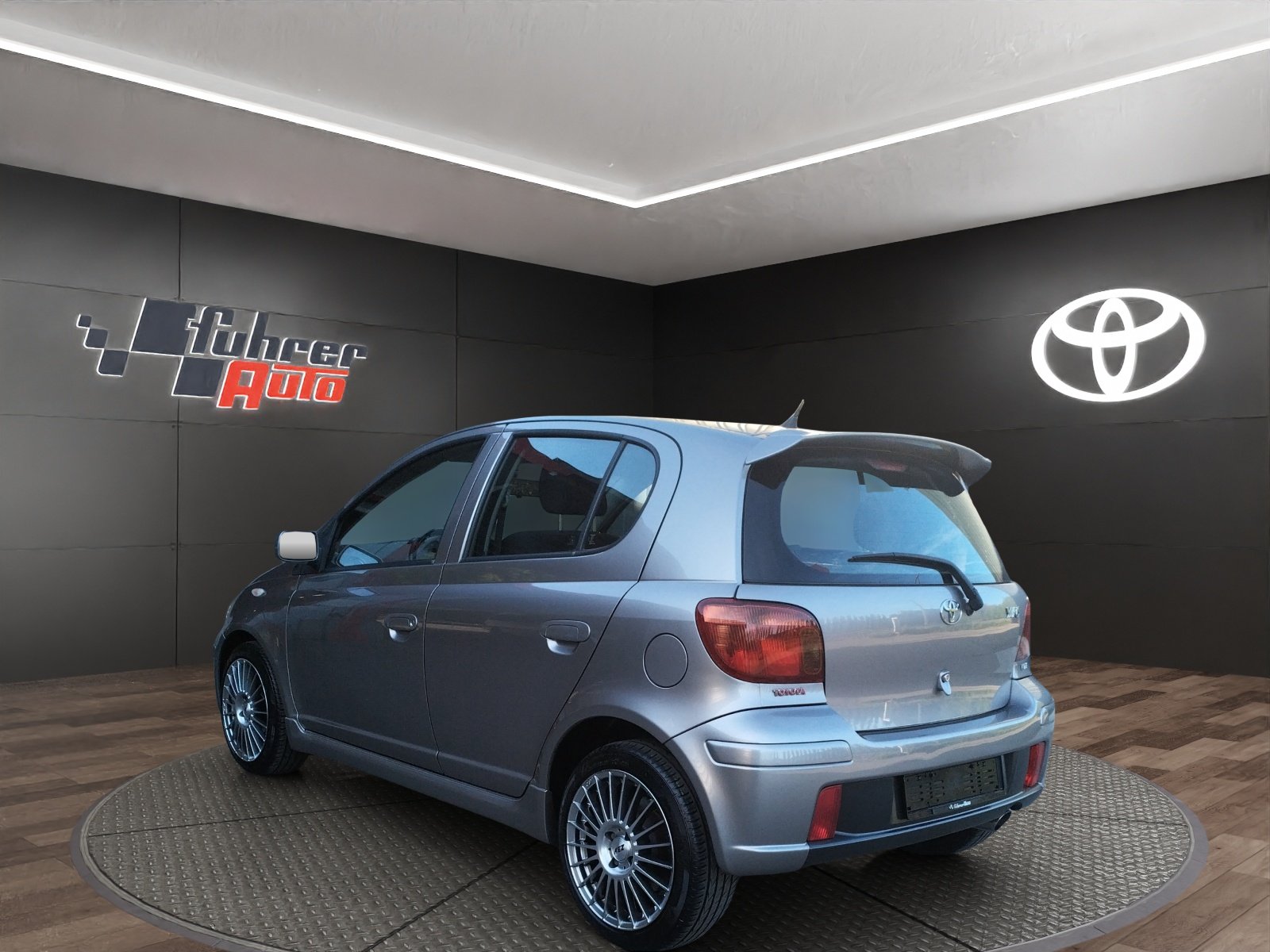 TOYOTA Yaris 1.5 TS, Petrol, Second hand / Used, Manual - 4