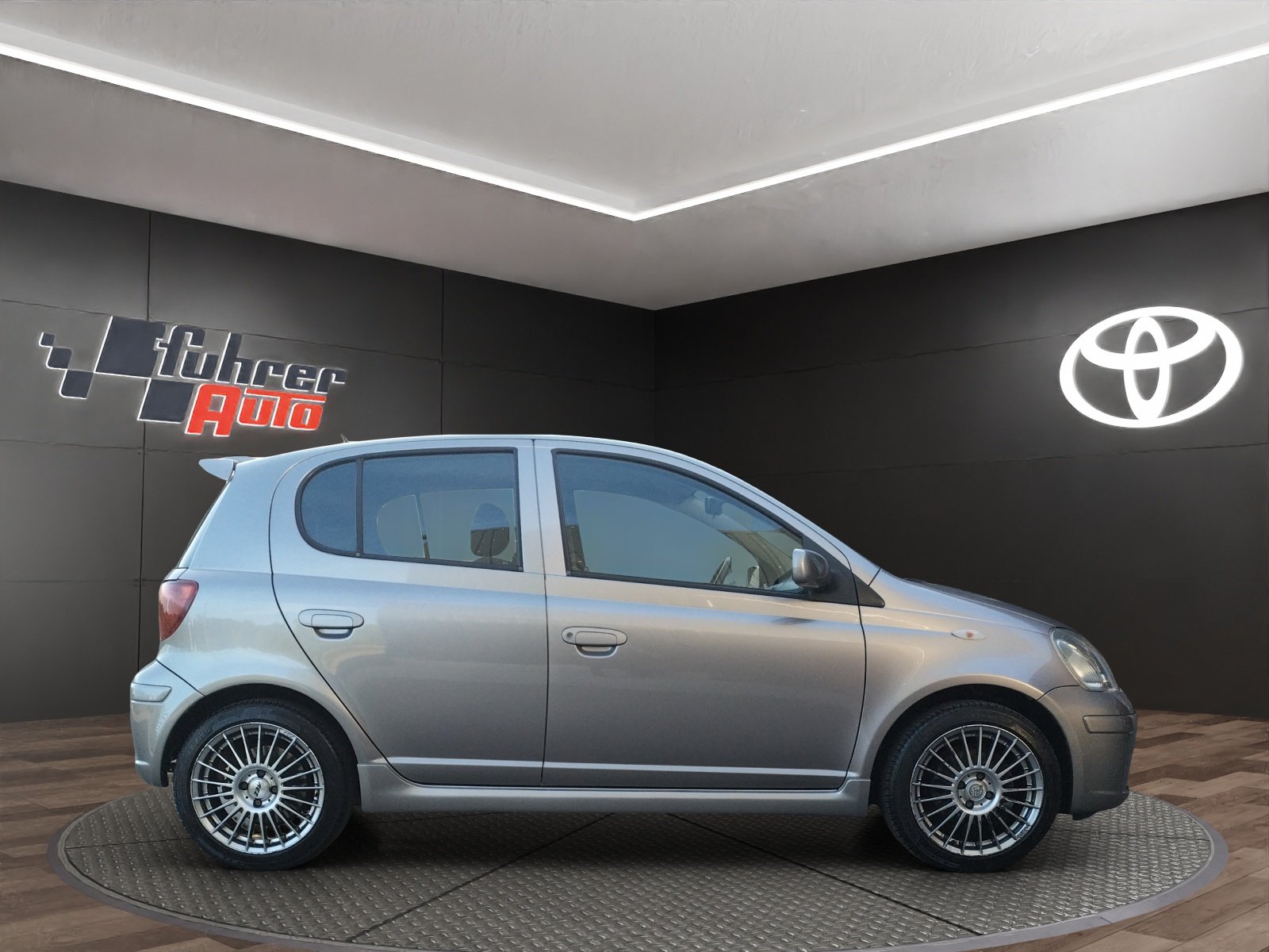 TOYOTA Yaris 1.5 TS, Petrol, Second hand / Used, Manual - 6