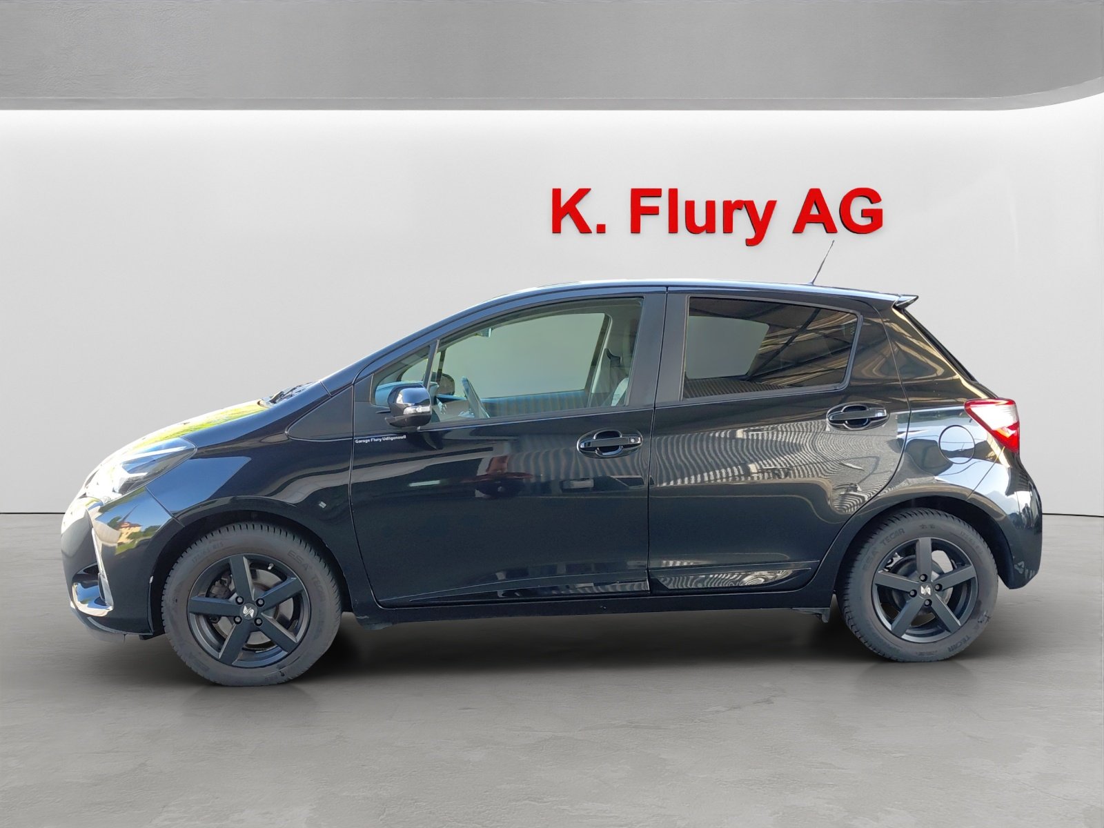 TOYOTA Yaris 1.5 VVT-iE Trend, Petrol, Second hand / Used, Manual - 2