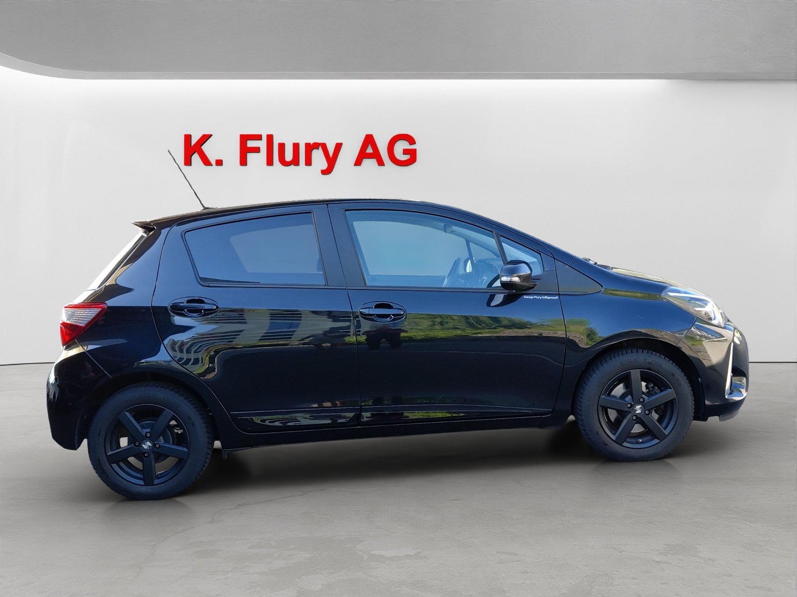 TOYOTA Yaris 1.5 VVT-iE Trend, Petrol, Second hand / Used, Manual - 5