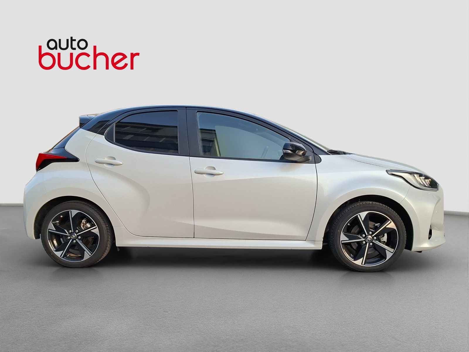 TOYOTA Yaris 1.5 VVT-i HSD Premiere Edition, Full-Hybrid Petrol/Electric, Second hand / Used, Automatic - 3