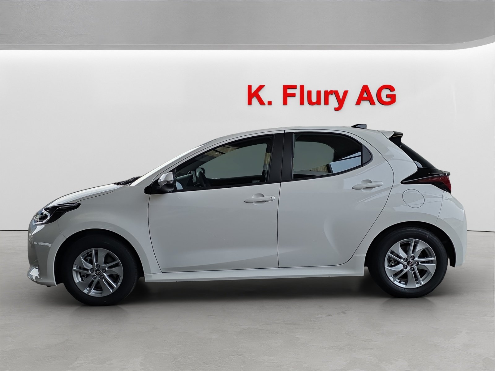 TOYOTA Yaris 1.5 VVT-i HSD Comfort, Full-Hybrid Petrol/Electric, Second hand / Used, Automatic - 2