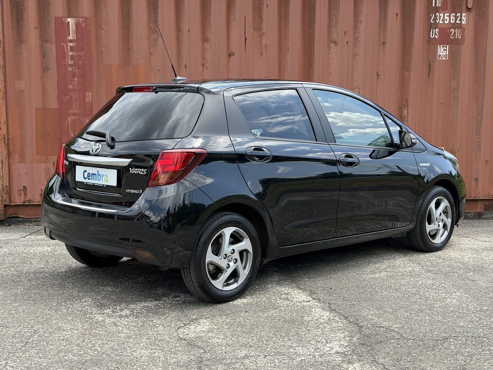 TOYOTA Yaris 1.5 VVT-i HSD Trend, Voll-Hybrid Benzin/Elektro, Occasion / Gebraucht - 2