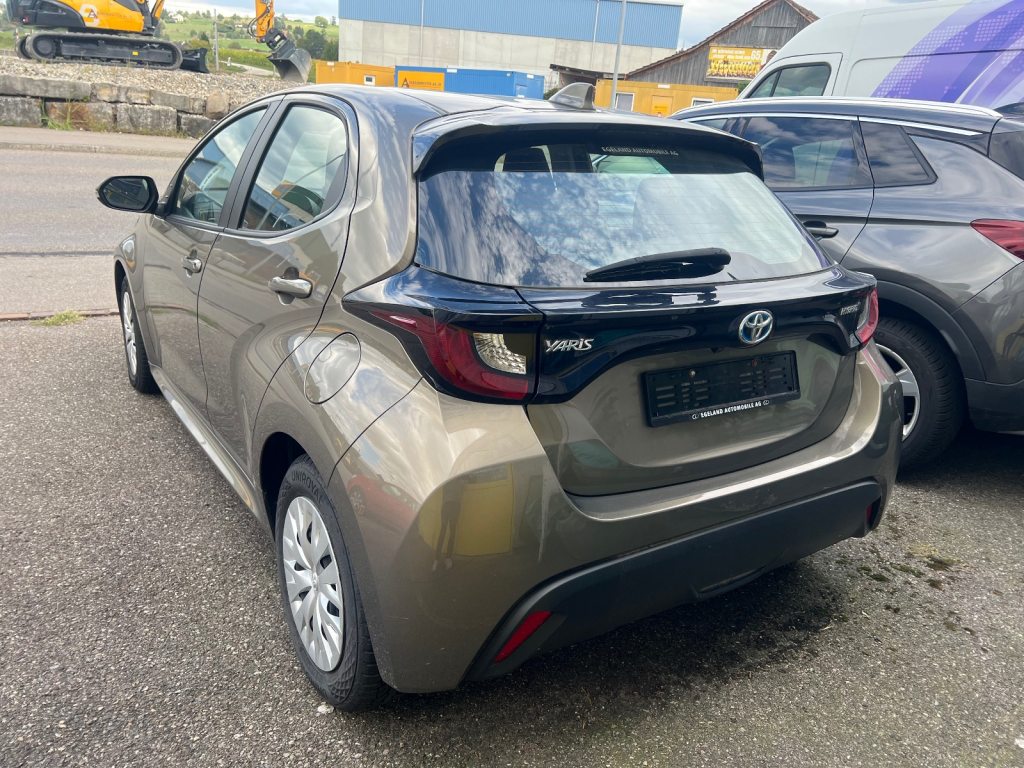 TOYOTA YARIS 1.5 VVT-i HSD Comfort, Hybride Intégral Essence/Électricité, Occasion / Utilisé, Automatique - 3
