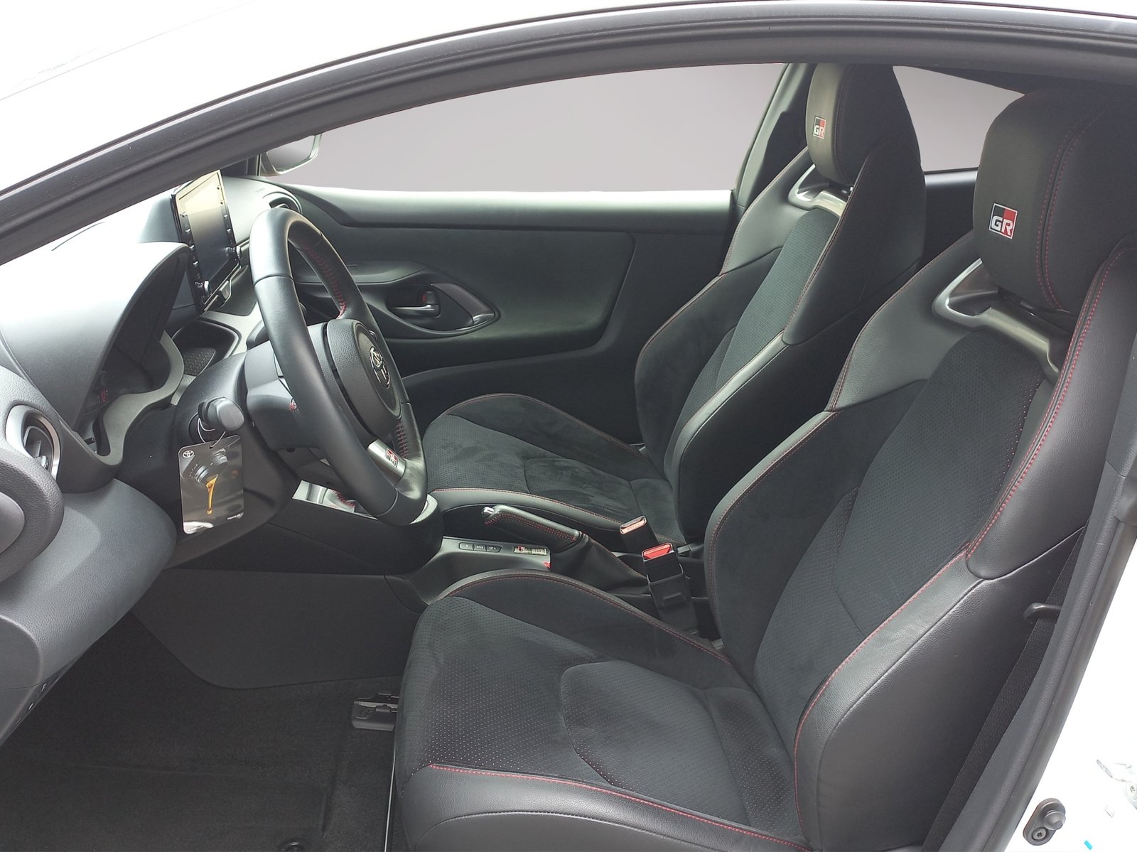 TOYOTA Yaris 1.6 GR Sport, Essence, Occasion / Utilisé, Manuelle - 4