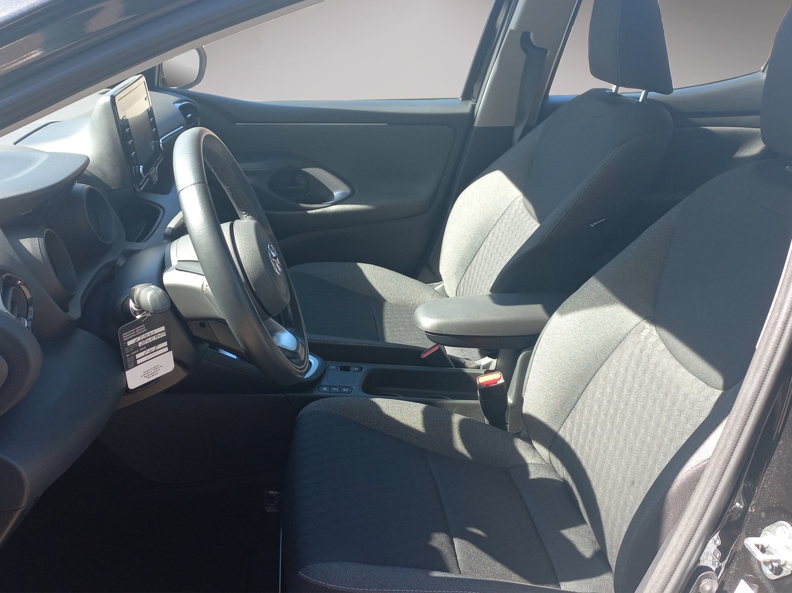 TOYOTA Yaris 1.5 Trend e-CVT, Hybride Intégral Essence/Électricité, Occasion / Utilisé, Automatique - 7