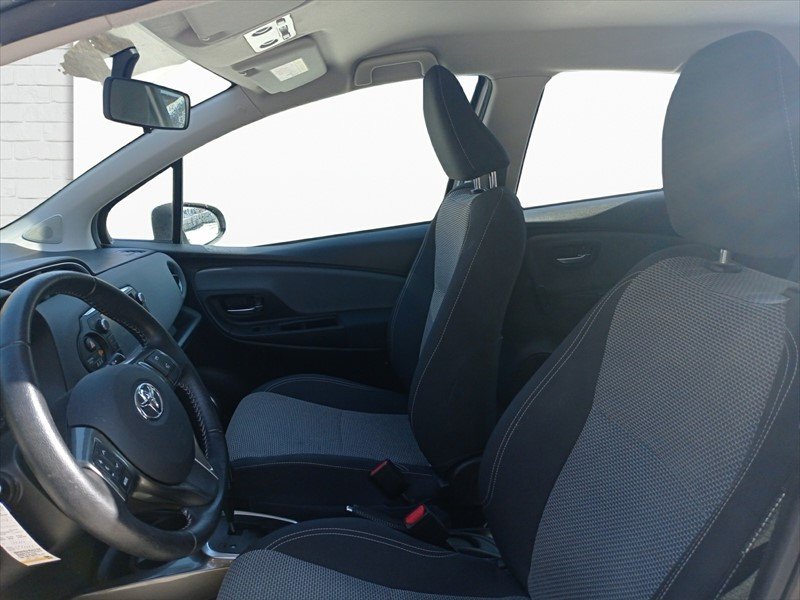 TOYOTA Yaris 1.5 VVT-i HSD Luna, Voll-Hybrid Benzin/Elektro, Occasion / Gebraucht, Automatik - 5