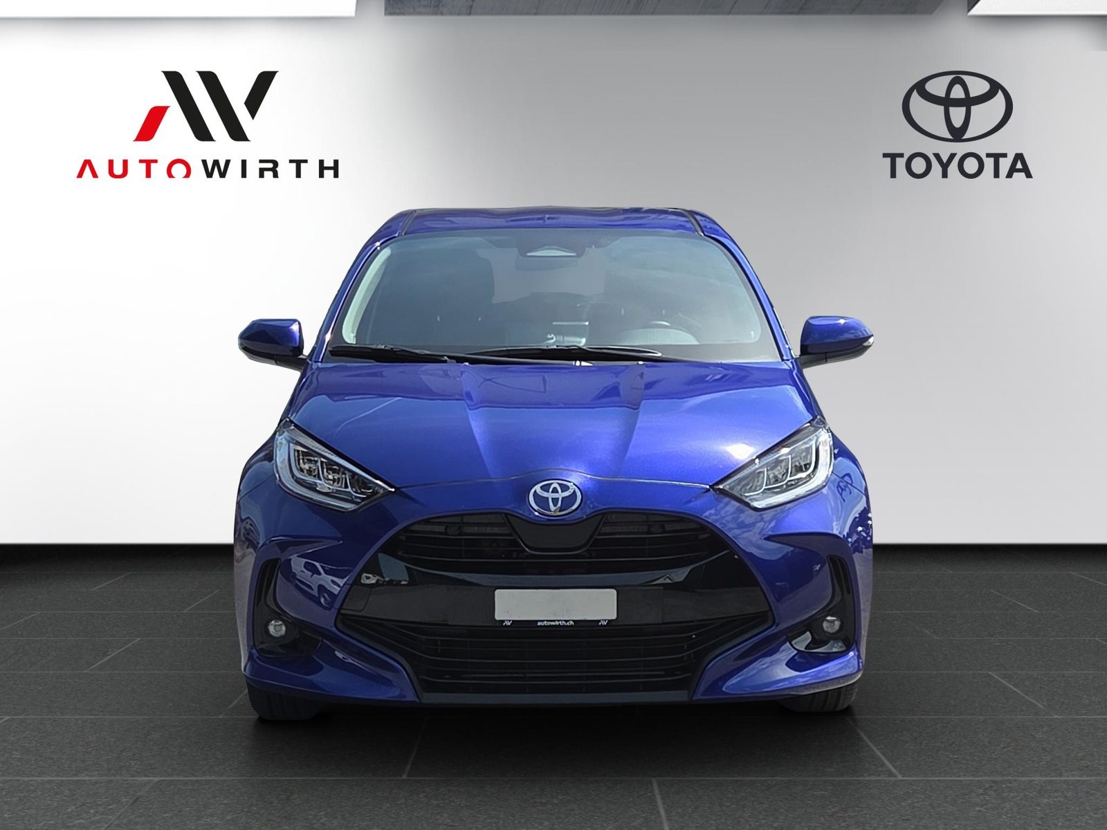 TOYOTA Yaris 1.5 VVT-i HSD Trend, Full-Hybrid Petrol/Electric, Second hand / Used, Automatic - 2