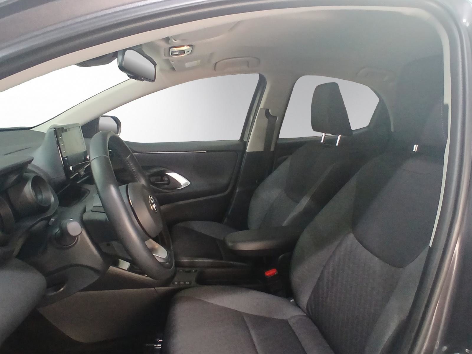 TOYOTA Yaris 1.5 VVT-i HSD Trend, Hybride Intégral Essence/Électricité, Occasion / Utilisé, Automatique - 7