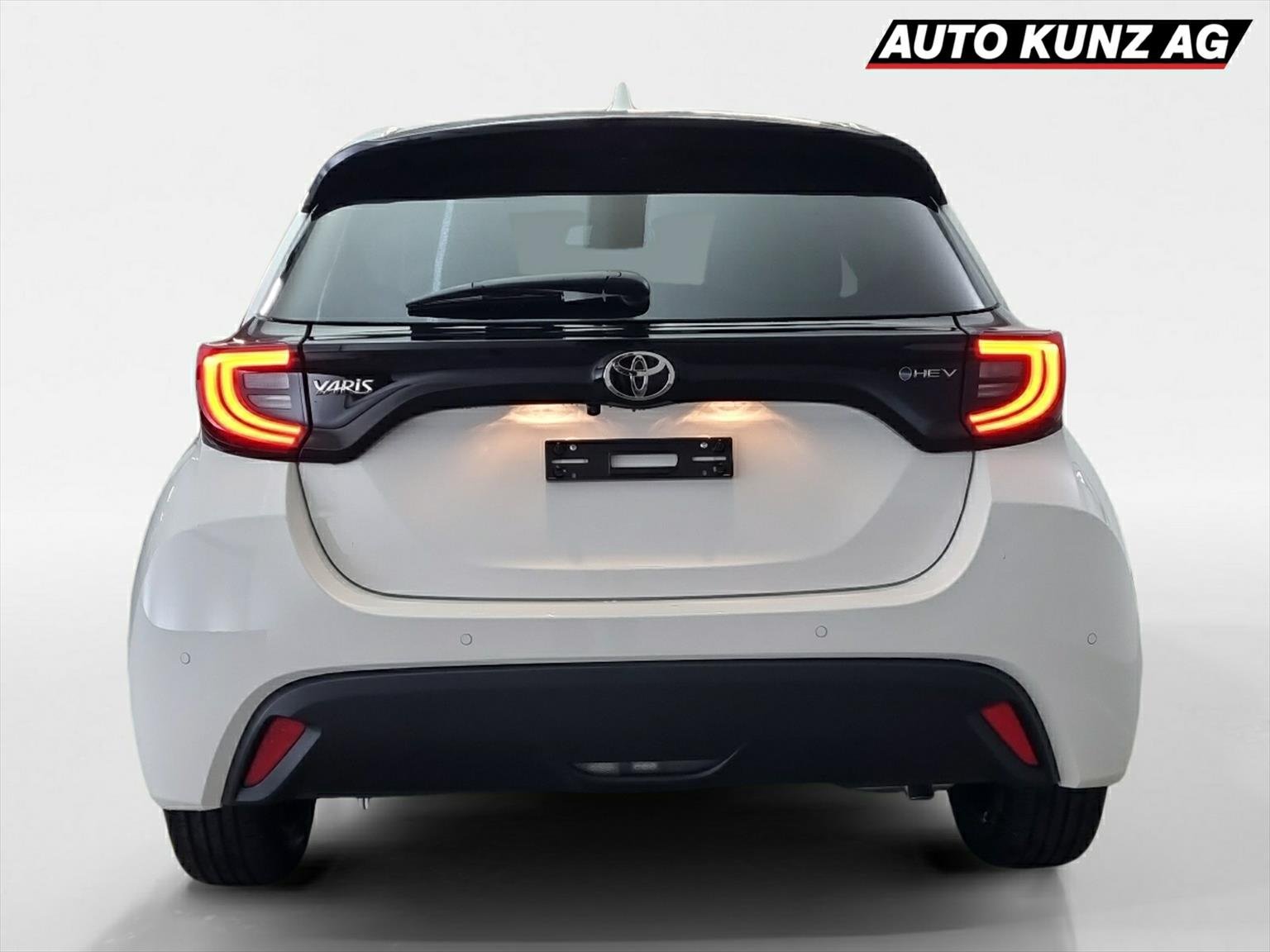 TOYOTA Yaris 1.5 Hybrid e-CVT Trend, Occasion / Gebraucht, Automatik - 4