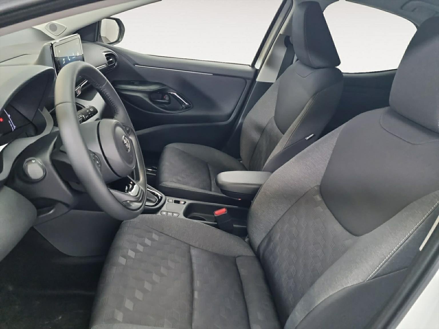 TOYOTA Yaris 1.5 Hybrid e-CVT Trend, Occasion / Gebraucht, Automatik - 5