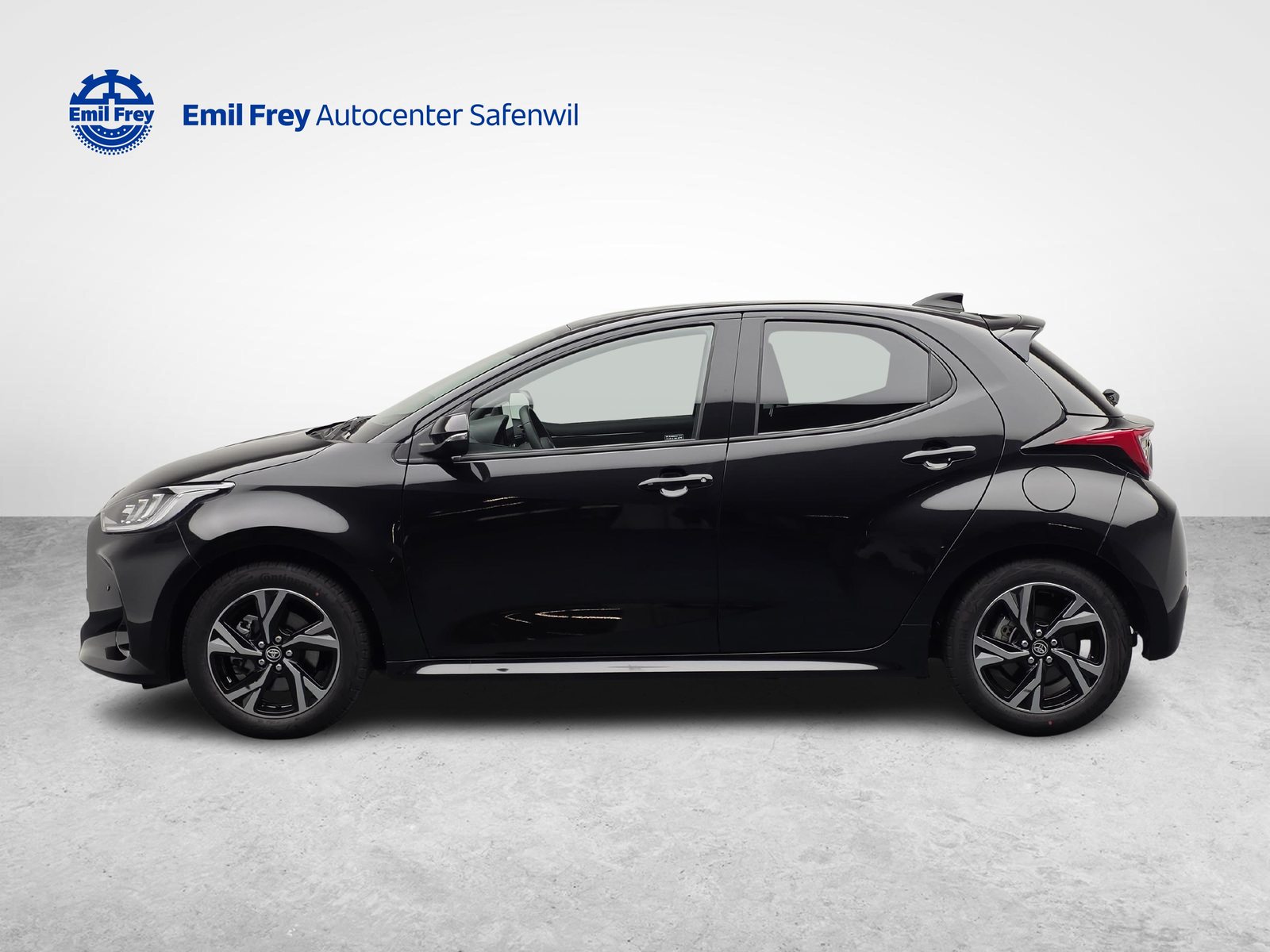 TOYOTA Yaris 1.5 VVT-i HSD Trend, Full-Hybrid Petrol/Electric, Second hand / Used, Automatic - 2