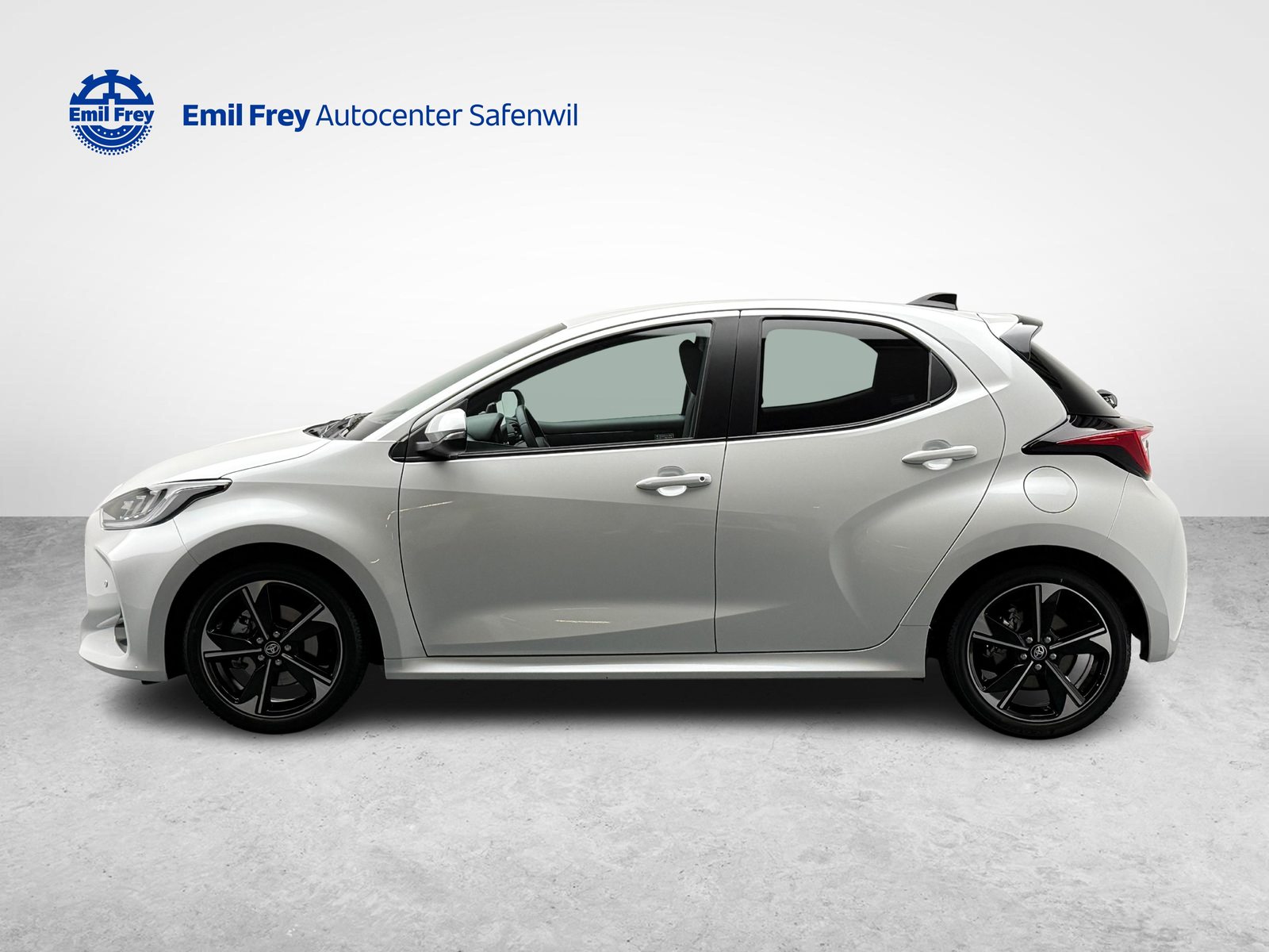 TOYOTA Yaris 1.5 VVT-i HSD Premium, Voll-Hybrid Benzin/Elektro, Occasion / Gebraucht, Automatik - 2