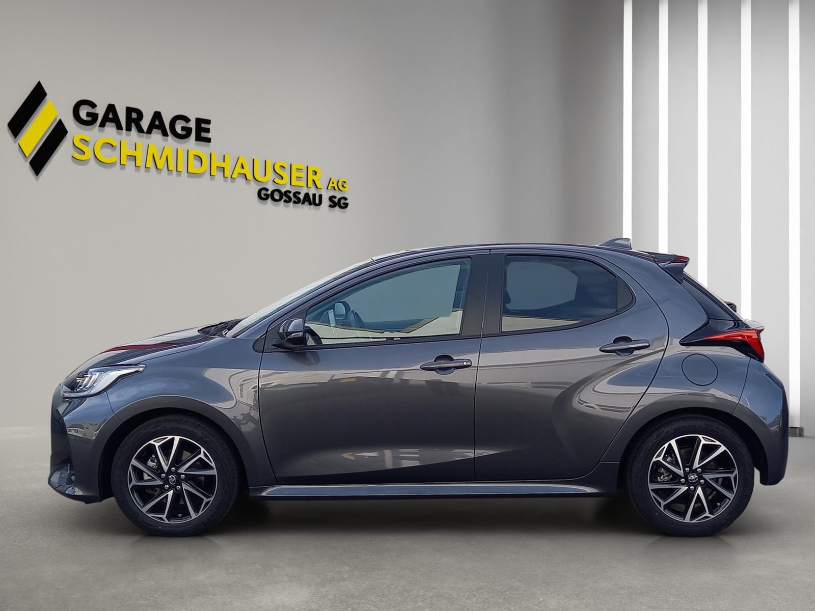 TOYOTA Yaris 1.5 VVT-i HSD Trend, Voll-Hybrid Benzin/Elektro, Occasion / Gebraucht, Automatik - 2